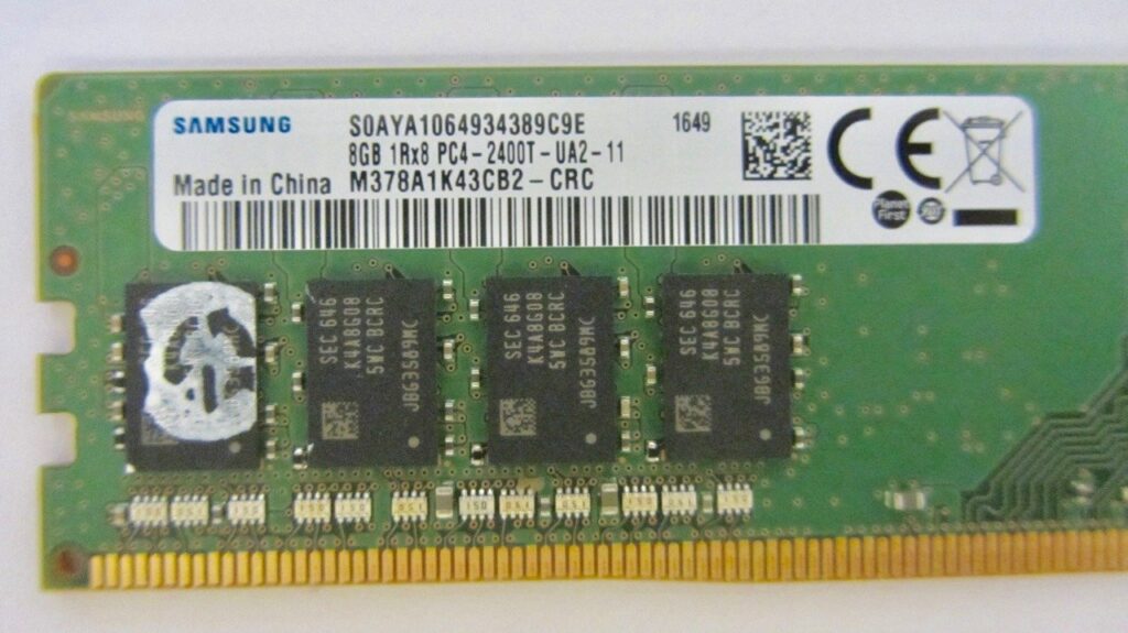 Samsung 8GB PC4-19200 2400MHz DDR4 SDRAM Desktop Memory M378A1K43CB2-CRC - Image 3