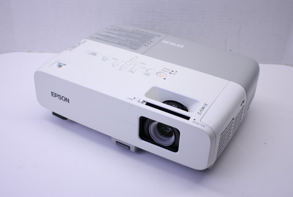 Epson PowerLite 84+ XGA 3LCD Projector 720p HDMI VGA 2000:1 Lamp ~2500 Hours