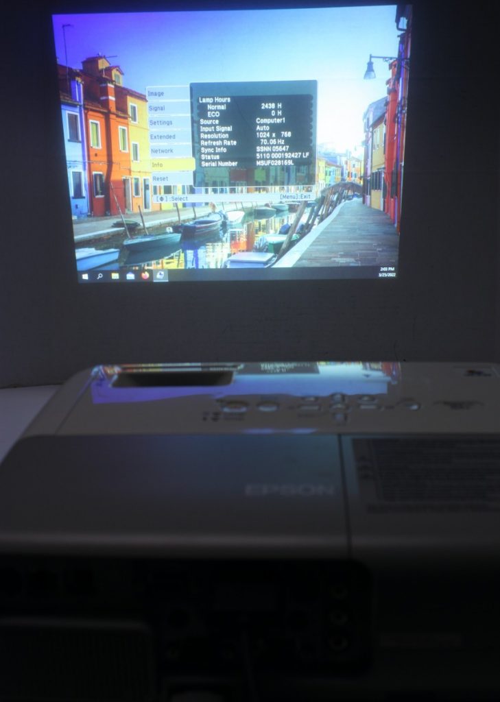 Epson PowerLite 84+ XGA 3LCD Projector 720p HDMI VGA 2000:1 Lamp ~2500 Hours - Image 5