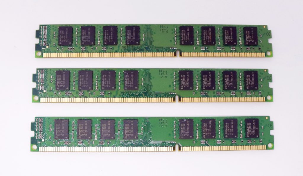 Kingston 12GB(3x4GB) KTD-XPS730A/4G PC3-8500 DDR3 Low Profile Desktop Memory - Image 3
