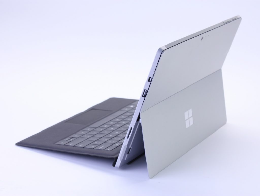 Microsoft Surface Pro 4 1724 12.3″ Tablet-PC i7 2.20GHz 256GB SSD