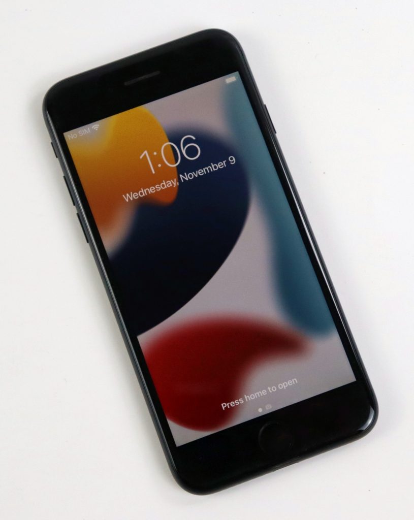 Apple iPhone 7 A1778 MN9D2LL/A 32GB Black Unlocked