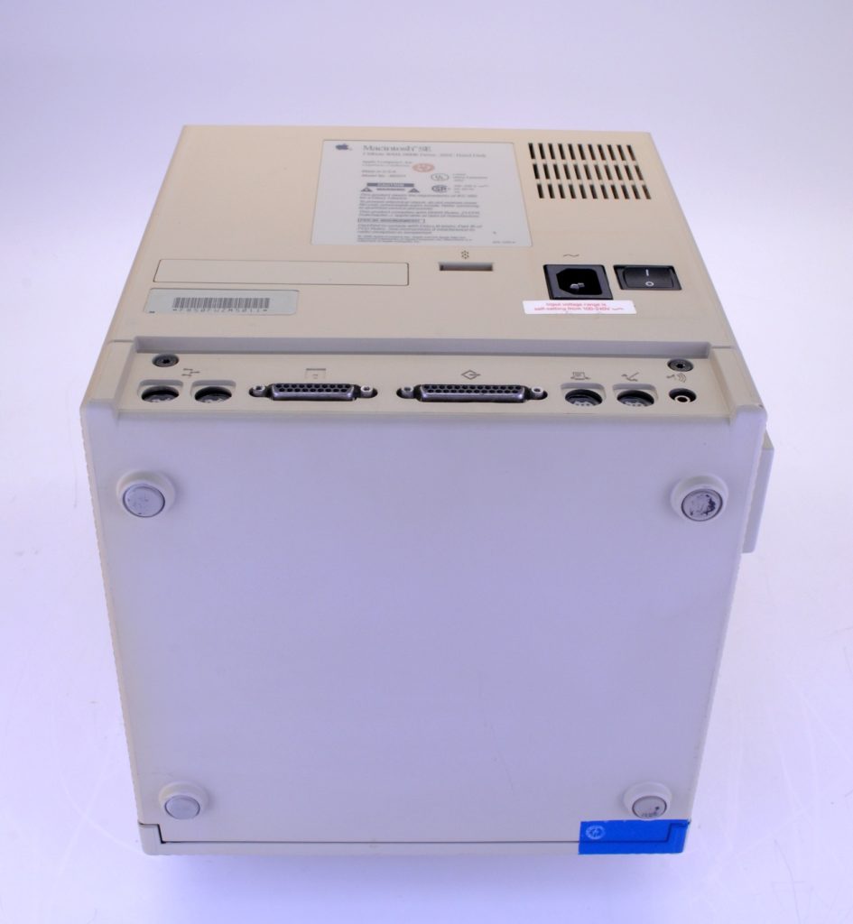 Vintage Genuine 1989 Apple Macintosh SE M5011 For Parts or Repair