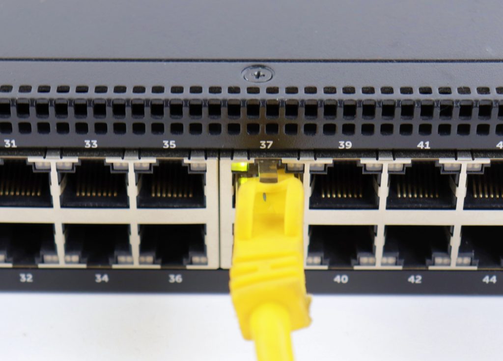 Dell EMC PowerSwitch N2048 48-Port Gigabit Network Switch - Image 4