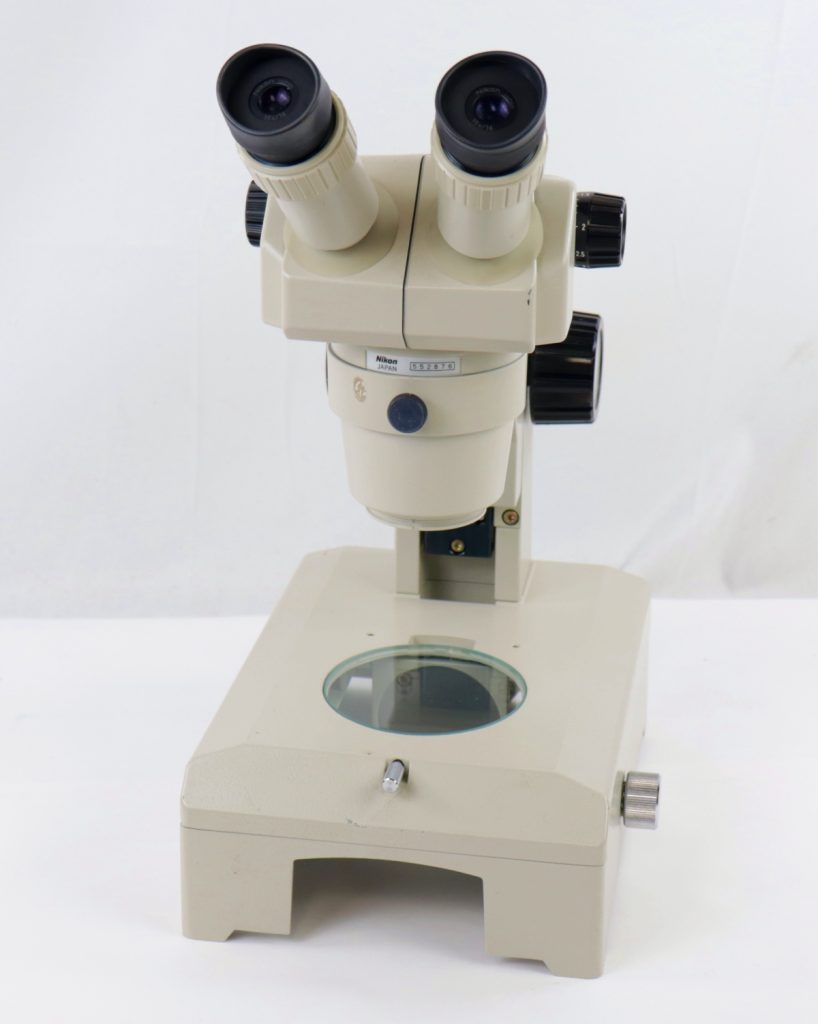 Nikon SMZ-1 Stereo Zoom Microscope 15x/14 Eyepieces w/ Stand