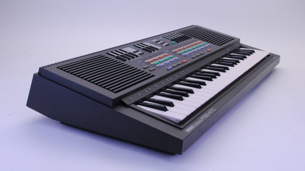 Yamaha PortaSound PSS-470 Electronic Keyboard Synthesizer