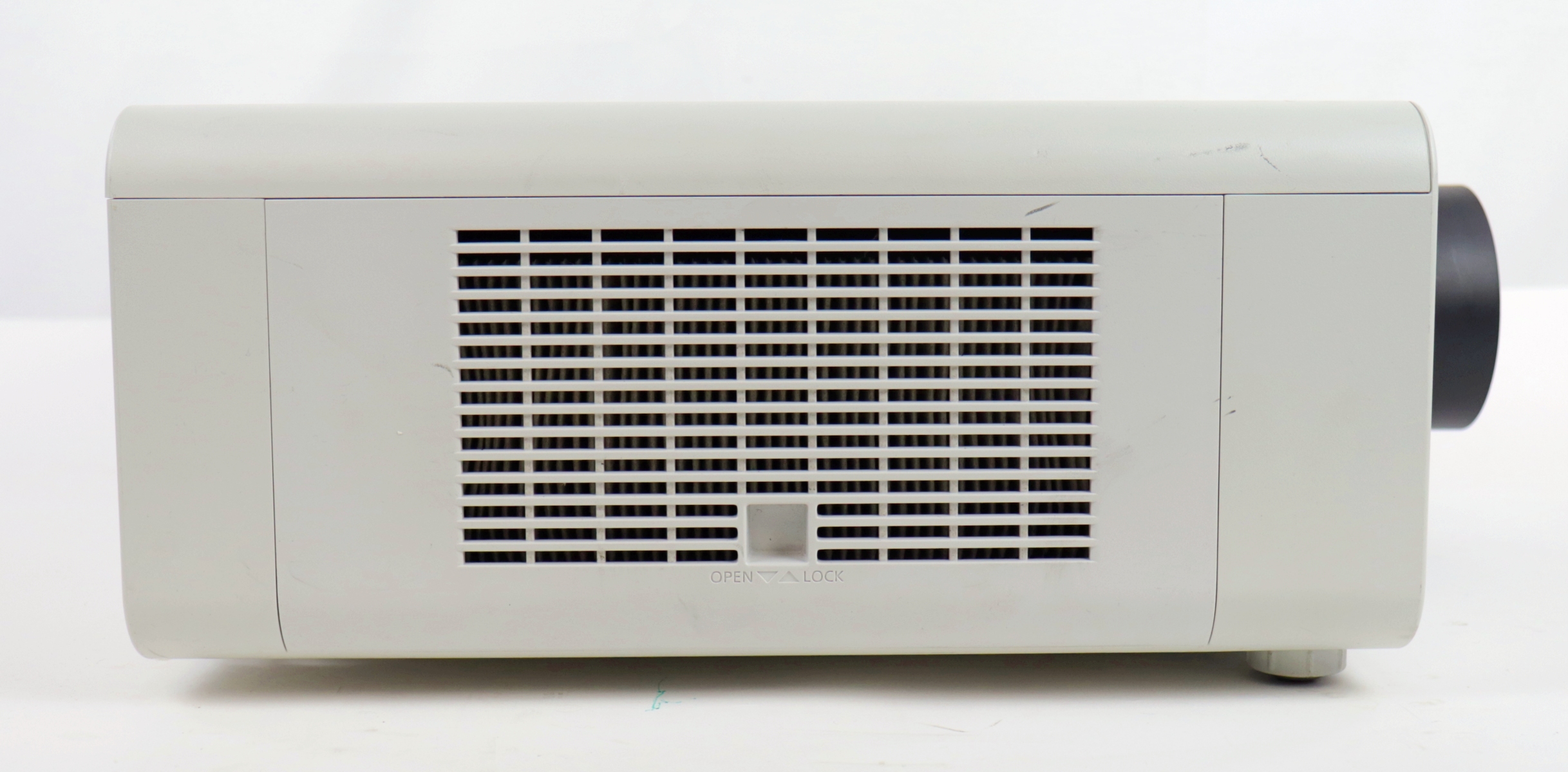 Panasonic PT-EZ570 WUXGA 3LCD 5000 Lumens VGA DVI HDMI Projector