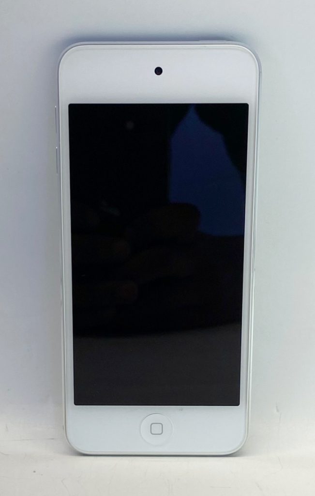 Apple iPod Touch 16GB 6th Generation Silver A1574 MKH42LL/A