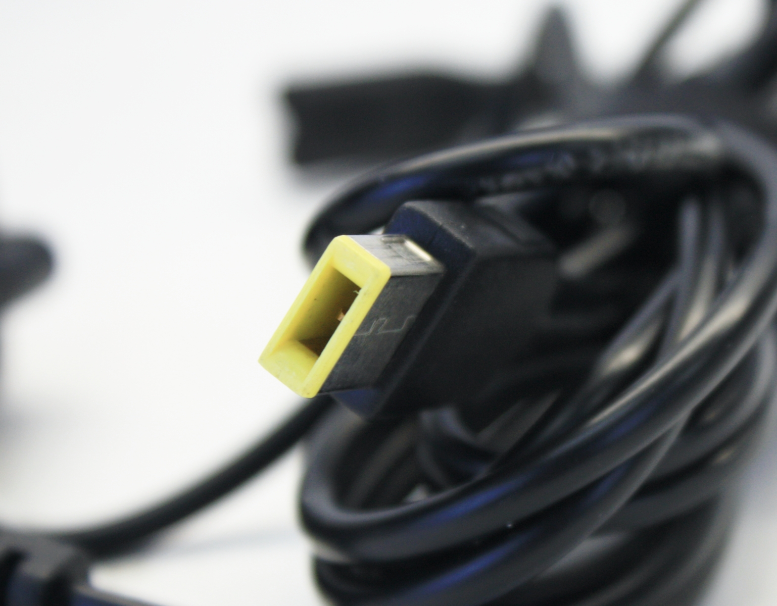 Lot of 2 Genuine Lenovo AC Adapter 135W 20V 6.75A with Power Cables - Image 7