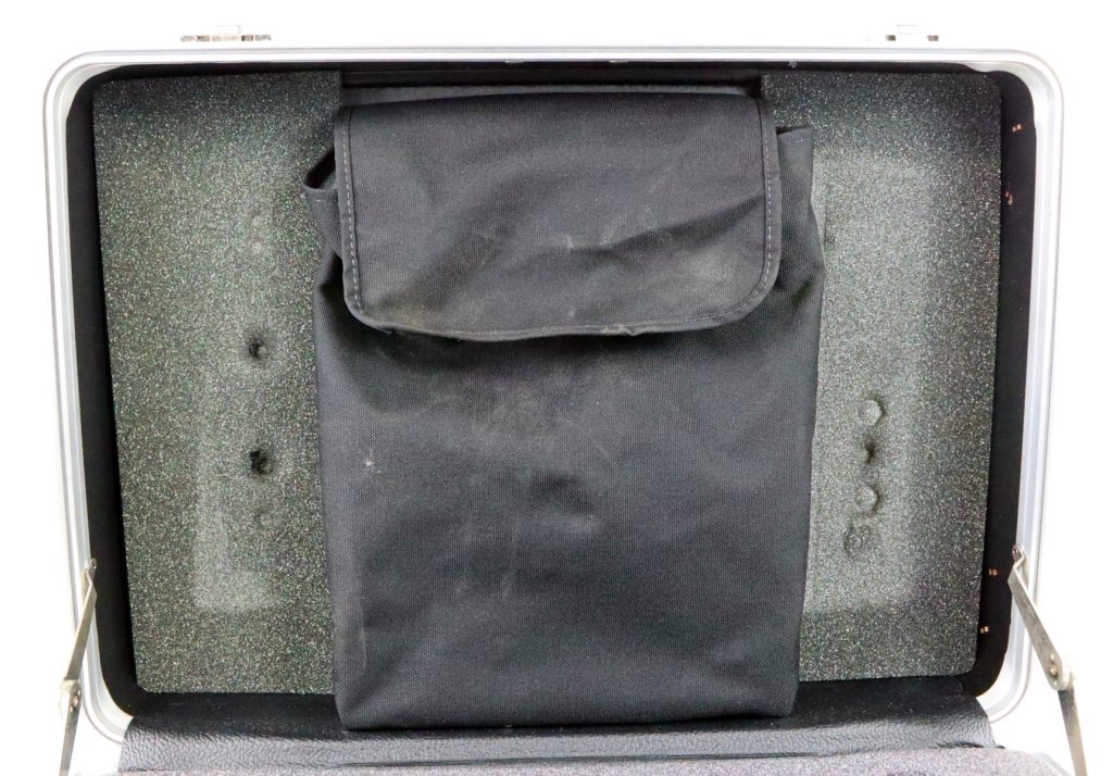 Platt 201407H Heavy-Duty Case with Wheels and Telescoping Handle - Image 4