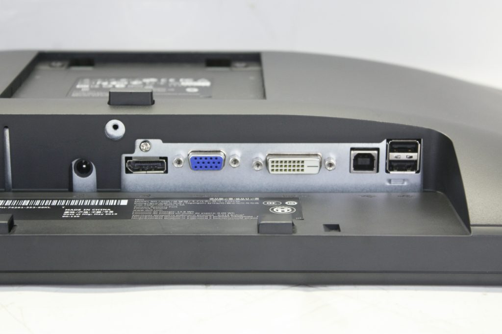 Dell UltraSharp 19" P1913B LCD Monitor with Power cable & VGA cable - Image 9