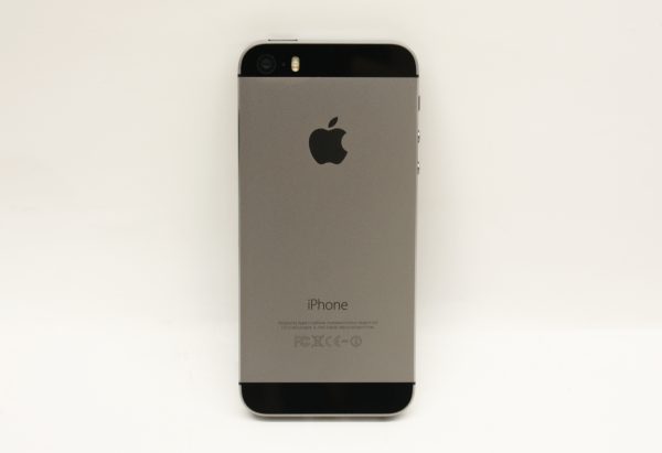 Apple iPhone 5s 16GB Network Unlocked Space Grey A1533 ME341LL/A