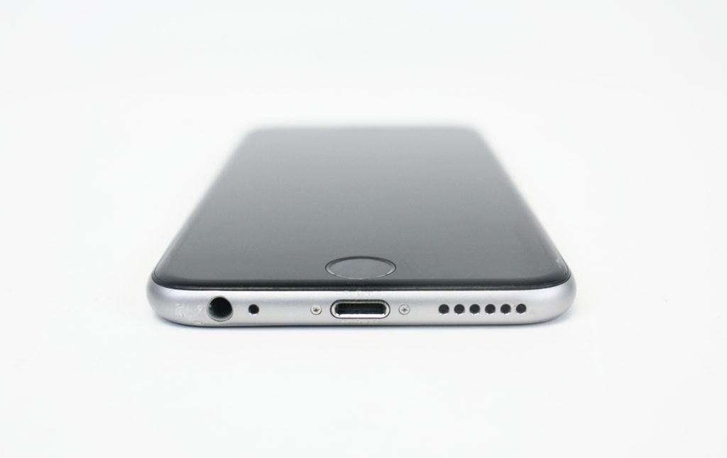 Apple iPhone 6s Space Gray 16GB AT&T A1549 MG4N2LL/A - Image 3