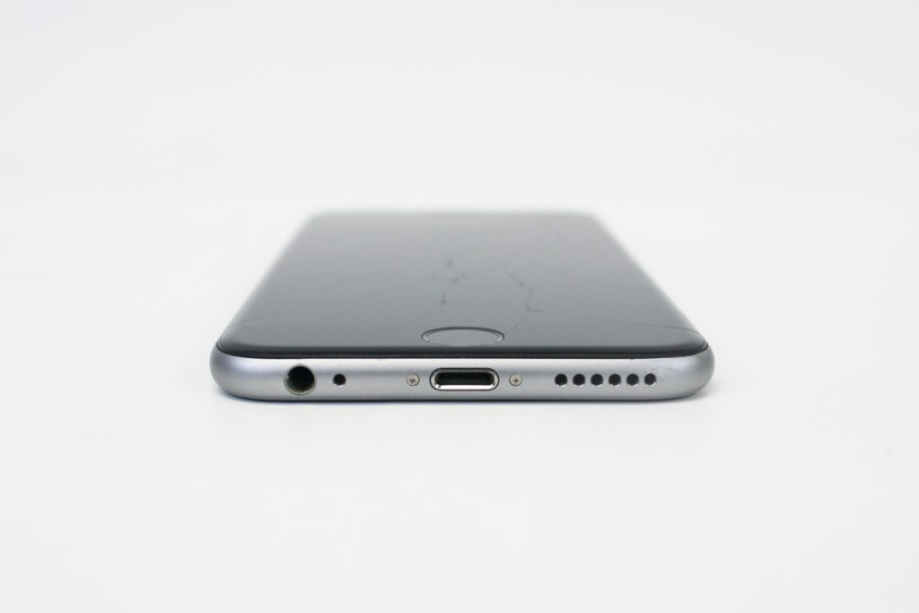 Apple iPhone 6 Space Gray 16GB AT&T A1549 MG4N2LL/A (Cracked) - Image 3