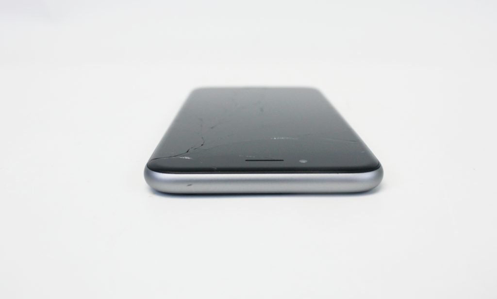 Apple iPhone 6 Space Gray 16GB AT&T A1549 MG4N2LL/A (Cracked) - Image 5