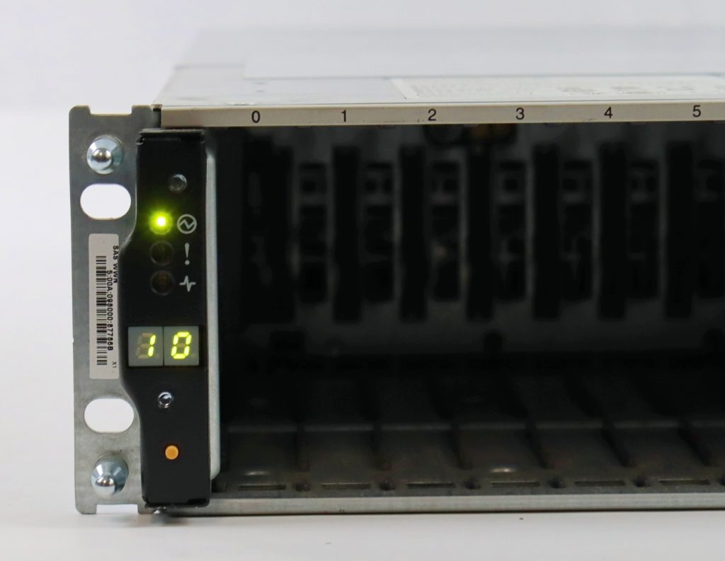 NetApp DS2246 24-Bay 2.5" SAS Storage Expansion Disk Shelf Array 2x IOM6 2x 750W - Image 2