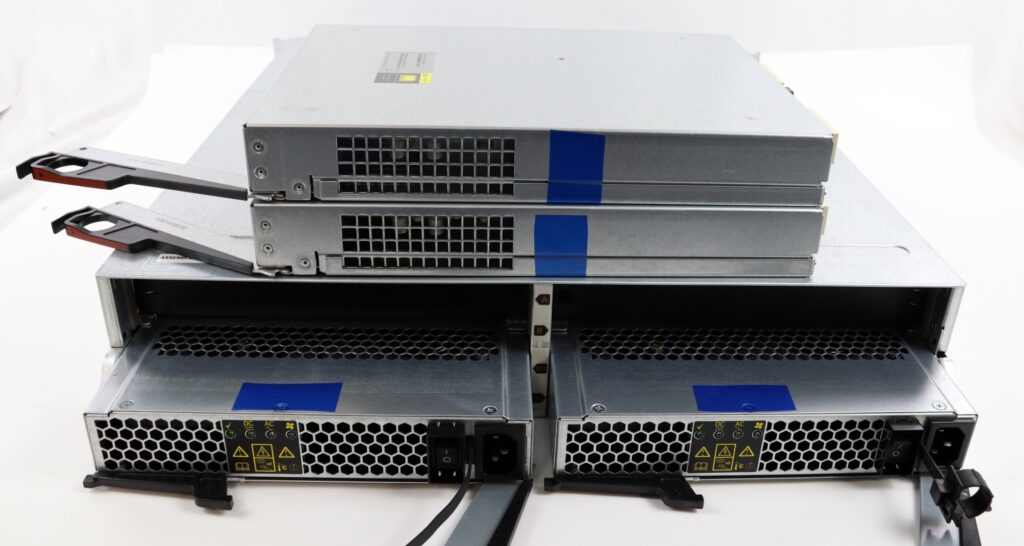 NetApp DS2246 24-Bay 2.5" SAS Storage Expansion Disk Shelf Array 2x IOM6 2x 750W - Image 5