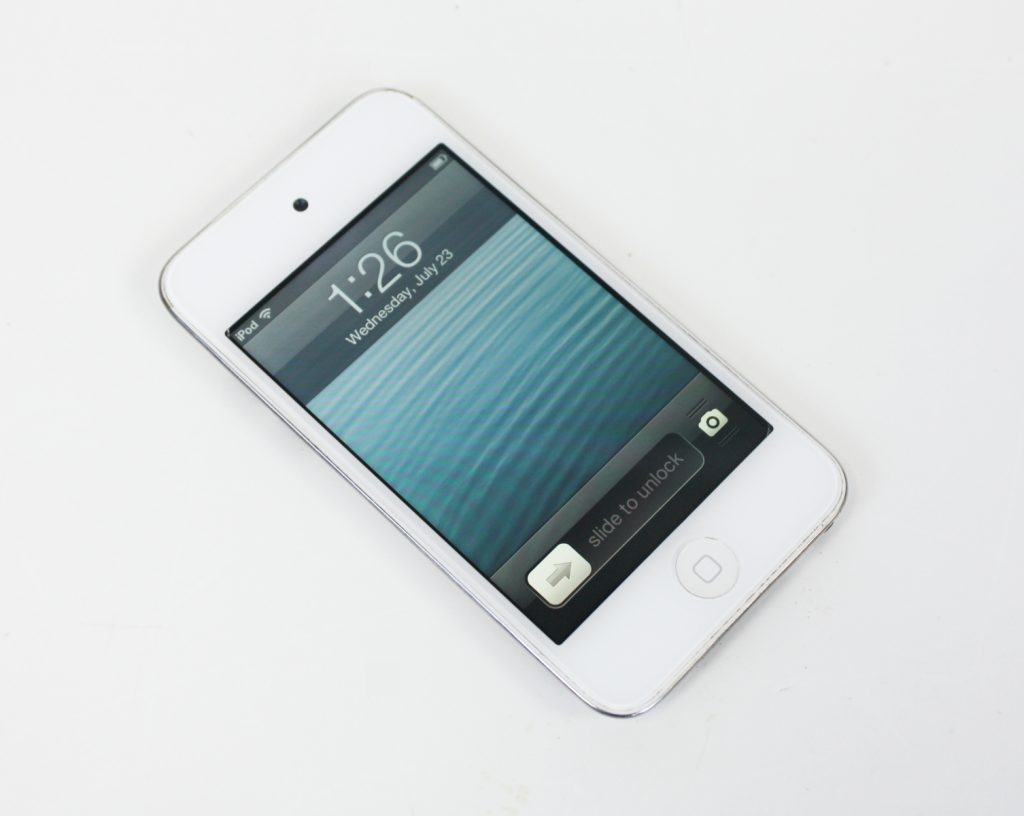Apple iPod Touch White 4th Generation 8GB A1367 MD057LL/A