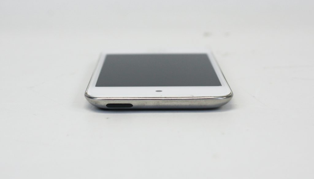 Apple iPod Touch White 4th Generation 8GB A1367 MD057LL/A - Image 4