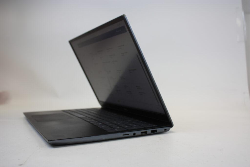 Dell Vostro 5590 Laptop Intel Core i5-10210U 1.6GHz 8GB Ram - Image 4