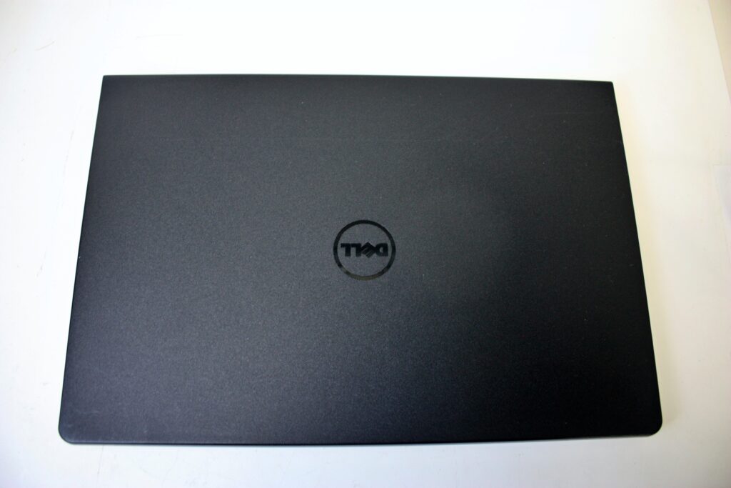 Dell Inspiron 5566 I3-7100U 8GB Ram 15.6" HD Display - Image 4
