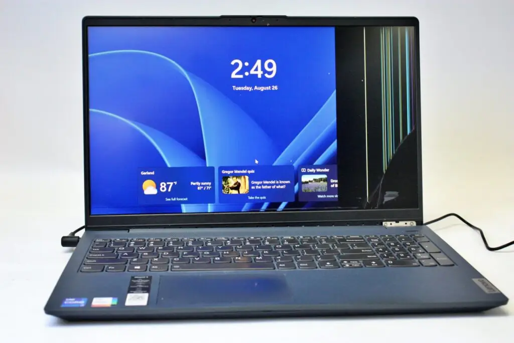 Lenovo Ideapad 5 14" I7-1165G7 12GB RAM 500GB SSD Intel Irisx Graphics Screen Repair