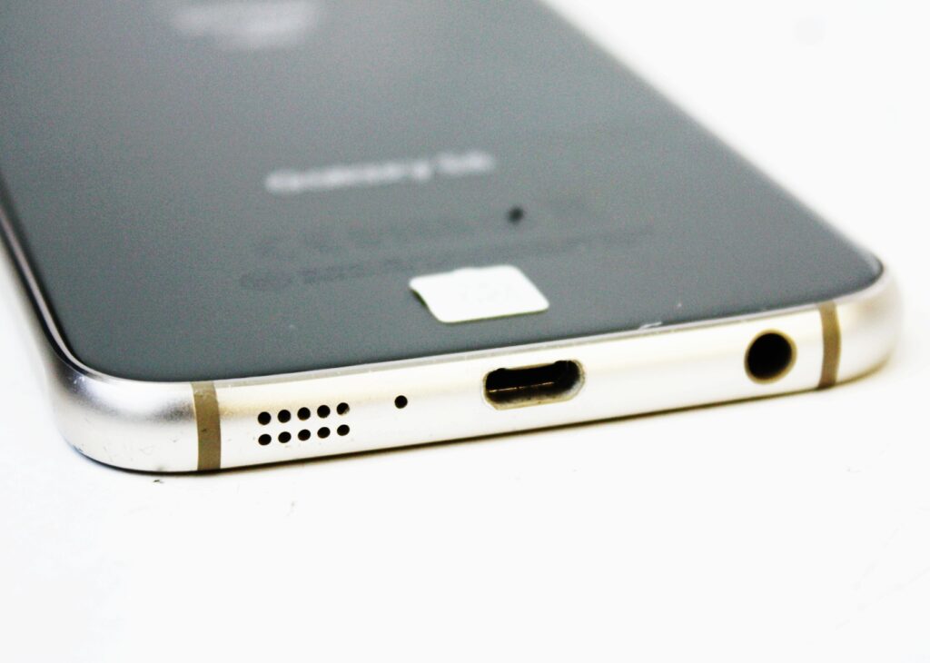 Samsung Galaxy S6 128GB Verizon Unlocked Gold SM-G920V Fully Functional - Image 3