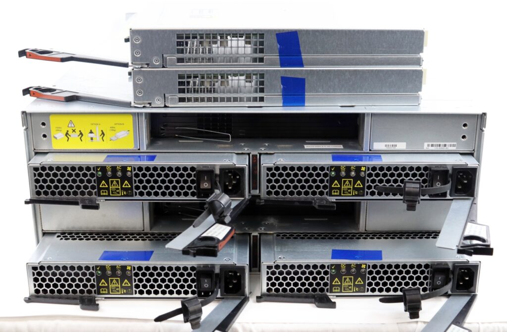 Netapp DS4486 NAJ-1101 48x 3.5" Storage Disk Shelf 2x IOM6 4x 750W - Image 4