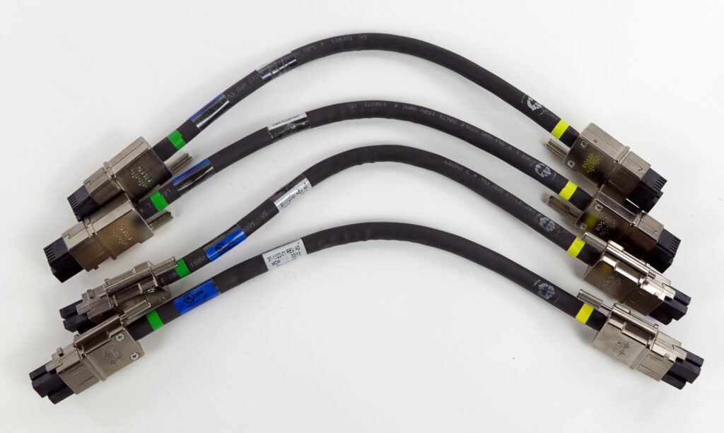 Cisco Power Stack Cable 37-1122-01 CAB-SPWR-30CM Lot 4