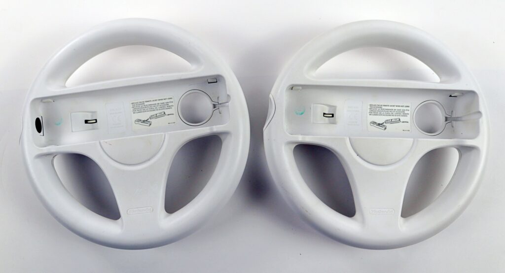 Mario Kart Wii (2008) Nintendo Game with 2x RVL-024 Wheels - Image 2
