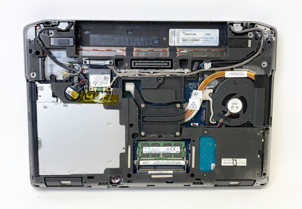 Dell Latitude E6420 i5-2520M 2.50GHz 8GB RAM Good Condition No Storage/OS Tested Working - Image 11