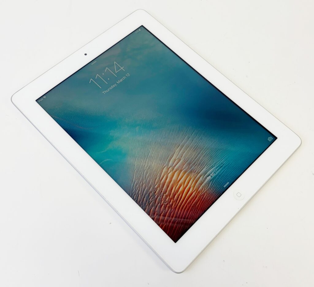 Apple iPad (3rd gen) A1416 16GB 9.7" Wi-Fi Tablet White