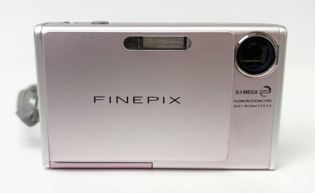 FUJIFILM FinePix Z3 Pink 5.1MP 3x Optical Zoom Digital Camera Dock 1GB - Image 4