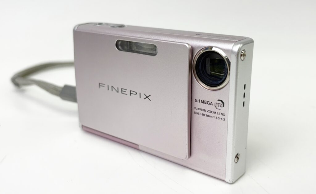 FUJIFILM FinePix Z3 Pink 5.1MP 3x Optical Zoom Digital Camera Dock 1GB - Image 5