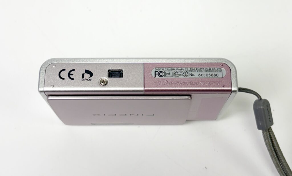 FUJIFILM FinePix Z3 Pink 5.1MP 3x Optical Zoom Digital Camera Dock 1GB - Image 8