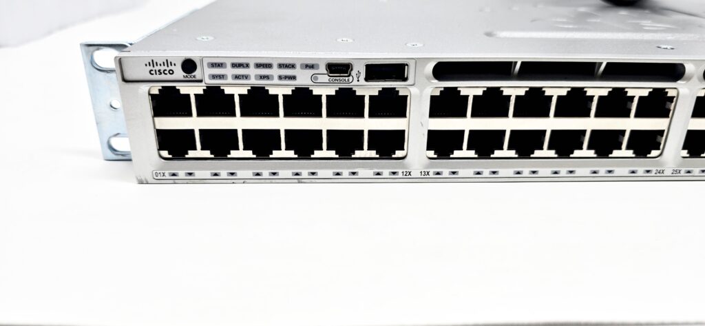 Cisco C3850 48-Port PoE+ WS-C3850-48P-S Gigabit Network Switch C3850-NM-4-1G - Image 2