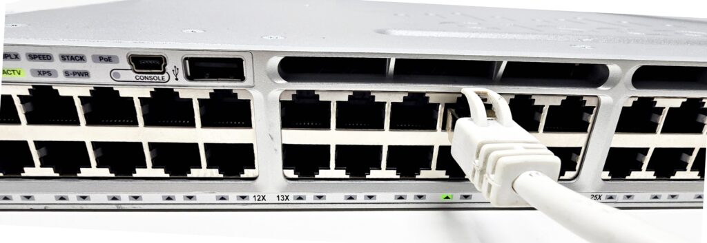 Cisco C3850 48-Port PoE+ WS-C3850-48P-S Gigabit Network Switch C3850-NM-4-1G - Image 8