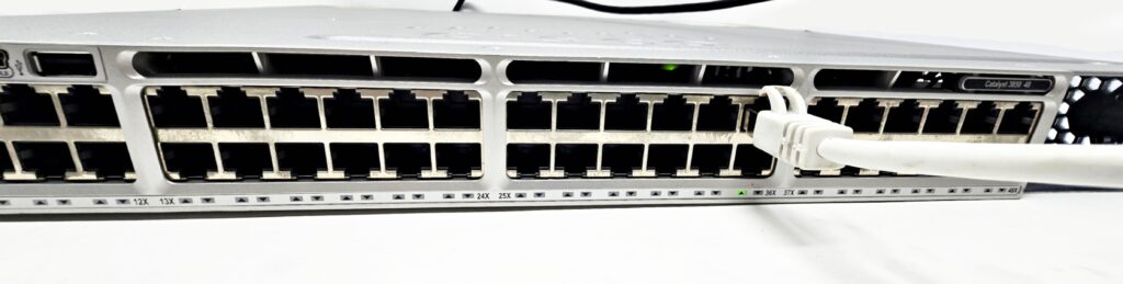 Cisco Catalyst 3850 48-Port WS-C3850-48T-S Gigabit Network Switch - Image 5